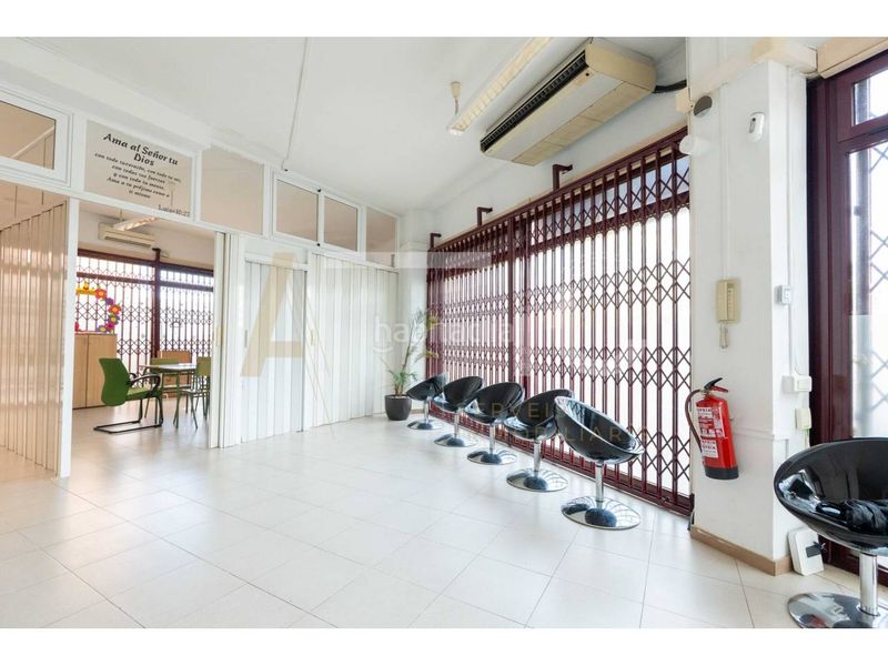 Foto b8f356dd-25e4-49a0-a007-a1cd2d1419ad. Local comercial a Campoamor Sabadell