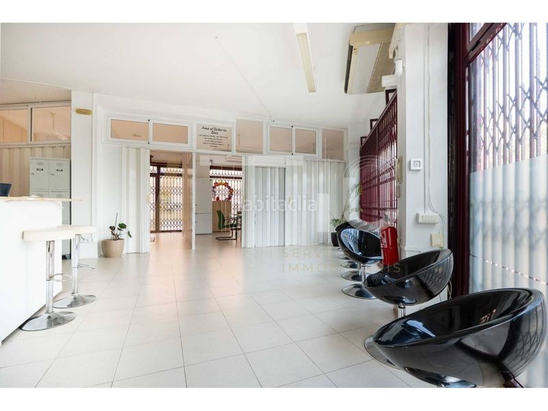 Foto cc6c9932-c98b-41ae-86a5-ded226edf8b9. Local comercial a Campoamor Sabadell