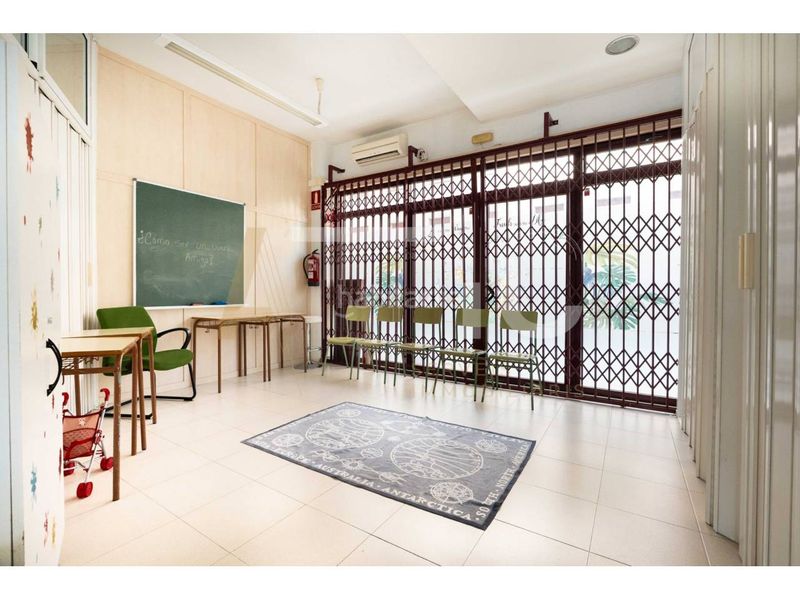 Foto ce349370-eb8d-4115-bbd4-774b2d90803e. Local comercial a Campoamor Sabadell