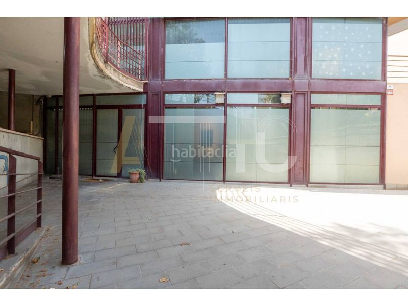 Foto d6d76dfd-463c-414e-aa9b-1f5250b9c4b1. Local comercial a Campoamor Sabadell
