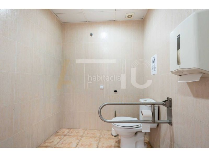 Foto fa7a5b7c-c6c9-44aa-ac3b-503d79a8b798. Local comercial a Campoamor Sabadell