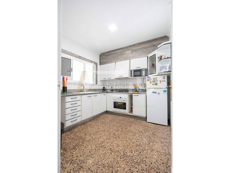 Foto e8b3d8f6-cb61-4422-a7b9-01d1470a4a15. Casa amb calefacció aparcament a La Plana del Pintor Sabadell