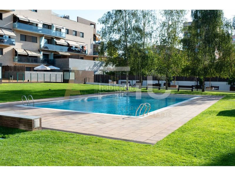 Foto ed0a8676-2852-441a-b577-b66811ce808e. Pis amb calefacció aparcament piscina a Can Llong Sabadell