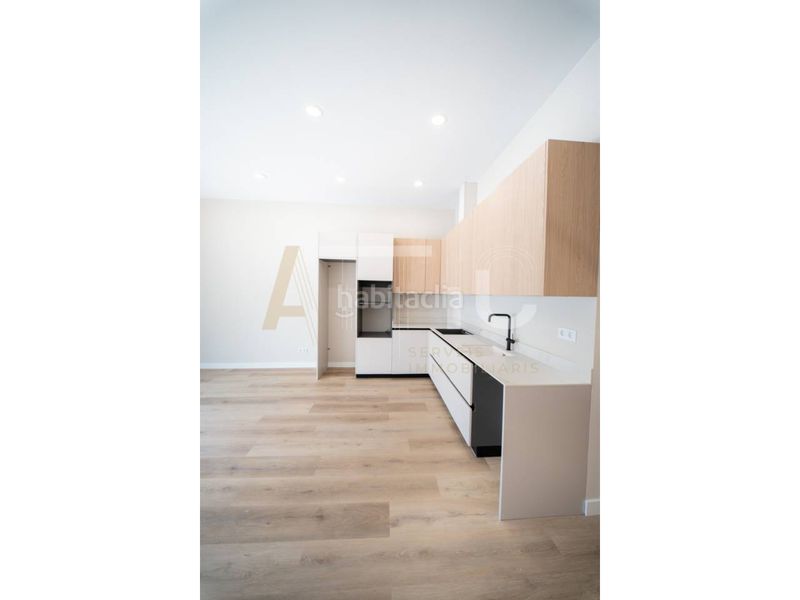 Foto f8fd61ca-d6e8-4d94-bd5c-3d3d4cdb71a3. Haus mit heizung in Creu de Barberà Sabadell