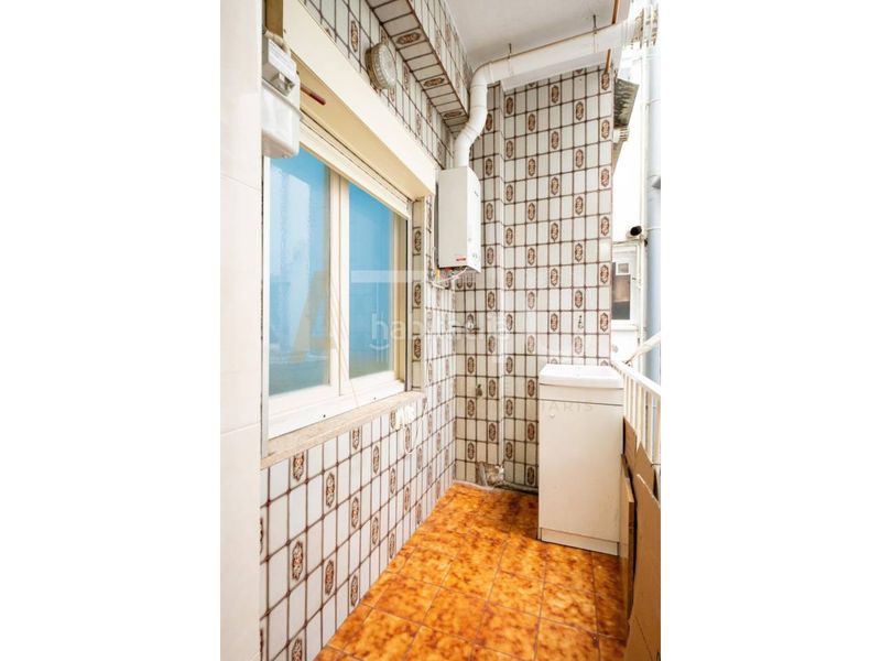 Foto b1a5cbd9-ed46-4dde-a7c4-bf6188b1fea4. Appartamento con riscaldamento parcheggio in La Verneda - La Pau Barcelona