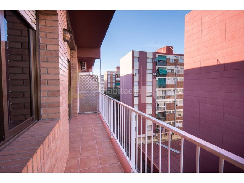 Foto c4d02f28-ea23-4e82-8760-8aed0b681b60. Appartamento con riscaldamento parcheggio in La Verneda - La Pau Barcelona