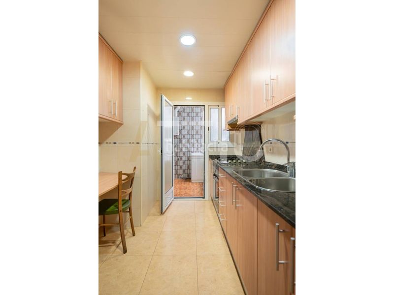 Foto cdac36d0-e83a-4bed-8f06-edd818c086ac. Appartamento con riscaldamento parcheggio in La Verneda - La Pau Barcelona