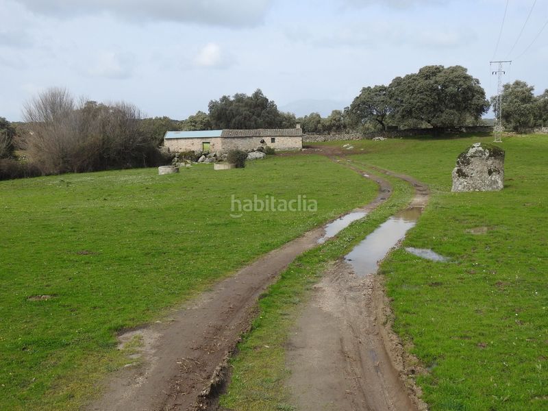 Foto 0f87df50-fe11-48c4-bb0d-70030c47aedc. Finca rústica en Navamorcuende