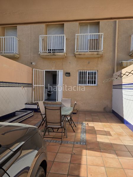 Foto 583b0709-2e10-4549-bac1-461f71167138. Casa adossada amb aparcament a Pinedo Valencia