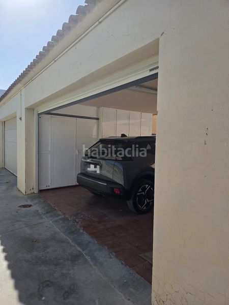 Foto a64fc82d-43d0-4e8c-aeb1-ab044d31ae51. Casa adossada amb aparcament a Pinedo Valencia