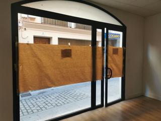 Local Comercial en Calle Clavero 26