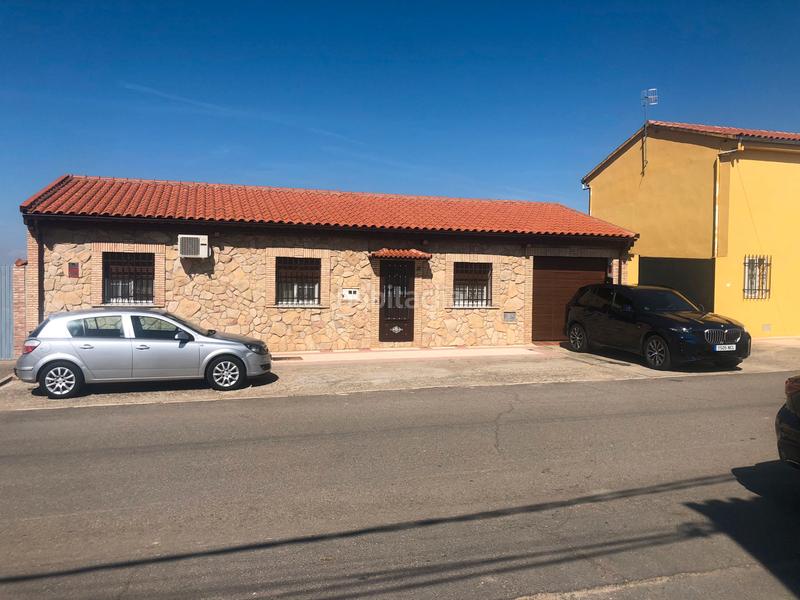 Foto b290c9b7-9e81-41b2-9527-1ed845ac6675. Casa in calle tordo pradochan 1 in Zona Sur - Av. De España - San Miguel Plasencia