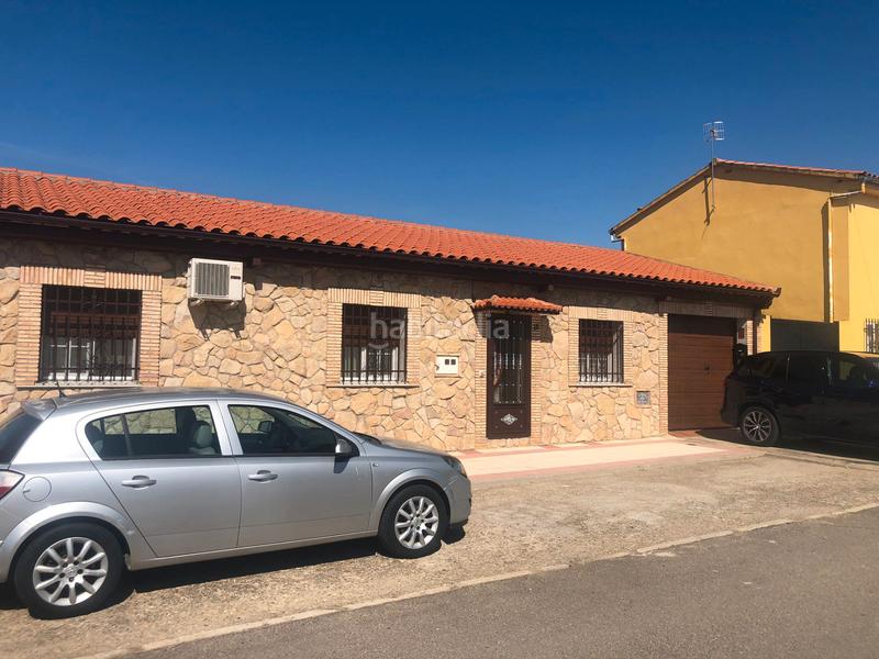 Foto af3bd39a-ebad-475a-80f4-29e3acb3ed76. Haus in calle tordo pradochan 1 in Zona Sur - Av. De España - San Miguel Plasencia