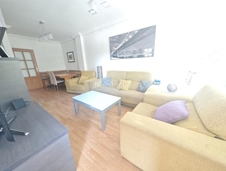 Foto 7d1132fd-752d-409f-b0f4-d1ae0b234044. Zweistöckige wohnung in calle alba de tormes 13 in Plasencia