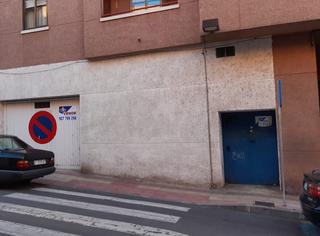 Local commercial  Calle manuel bermejo