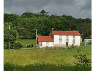 Country house  Lugar leborán. Engel&völkers vende esta casa de pueblo, de piedra, con una finc