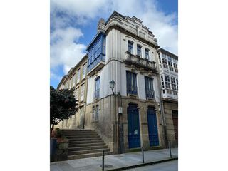 Maison  Travesía da universidade. Engel&völkers vende este edificio dedicado a vivienda unifamilia