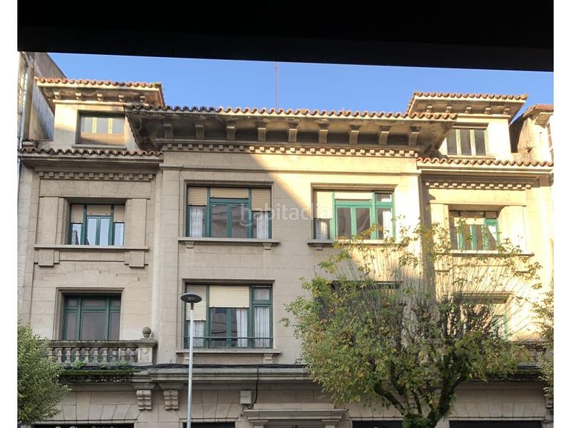 Foto 0822376f-6cfd-4d88-a0fa-e09c62b64bdd. Edificio engel&völkers vende edificio entero, con dos bajos comerciales en el centro en Santiago de Compostela