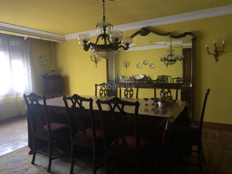 Foto a0747490-8a22-40ba-a2a6-c7f64266e247. Edificio engel&völkers vende edificio entero, con dos bajos comerciales en el centro en Santiago de Compostela