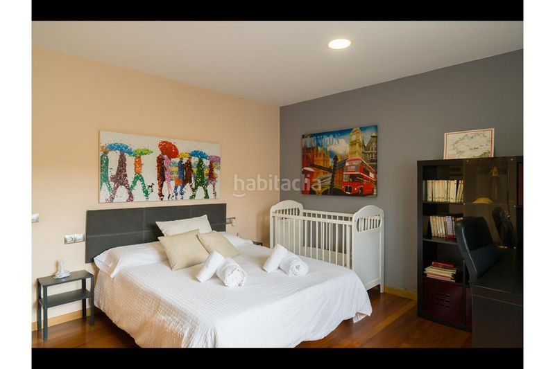 Foto d4a8ef97-e61d-47c1-a2f4-5d57eaeeb563. Chalet con camino riscaldamento parcheggio piscina in Ames