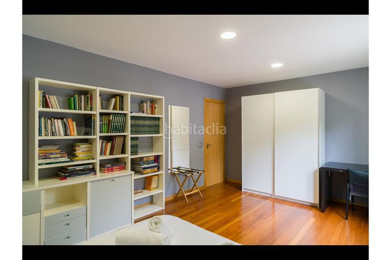 Foto defa0bbd-dce8-4c59-b340-4b343a7325ec. Chalet con camino riscaldamento parcheggio piscina in Ames