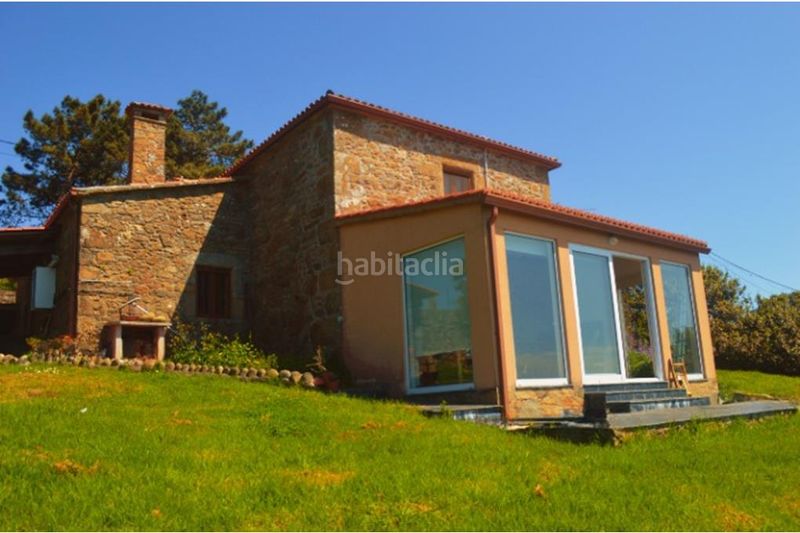 Foto c139bbf5-6183-4d65-960a-3a5ce02d6bc1. Casa amb xemeneia calefacció aparcament piscina a Ferrol