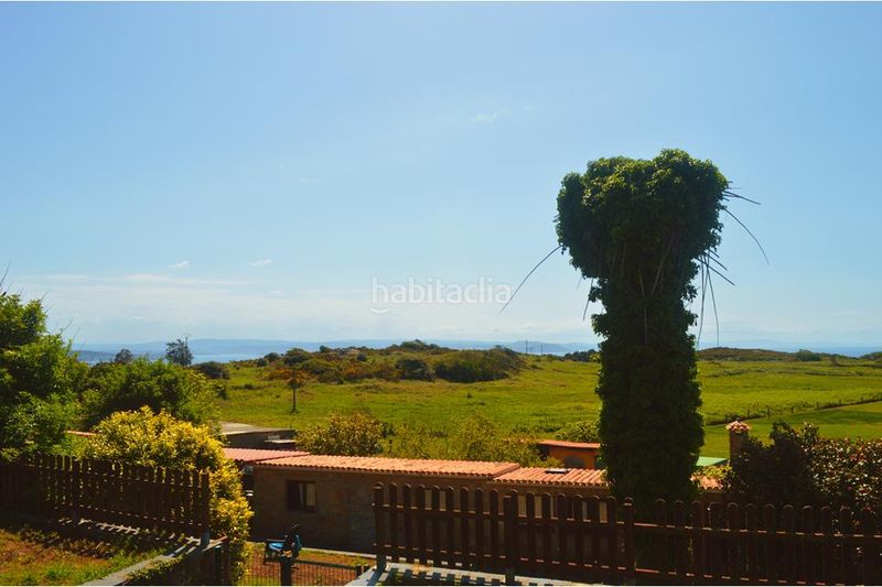 Foto c3fa1bfa-2d56-4160-b9c5-b7fb9c32e358. Casa amb xemeneia calefacció aparcament piscina a Ferrol