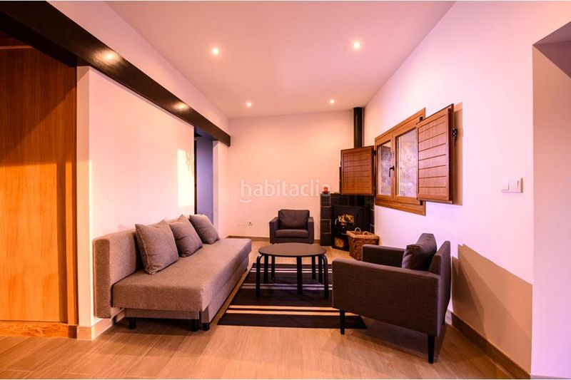 Foto e1dbc736-d725-448c-af07-4da048cf1d6b. Casa amb xemeneia calefacció aparcament piscina a Ferrol