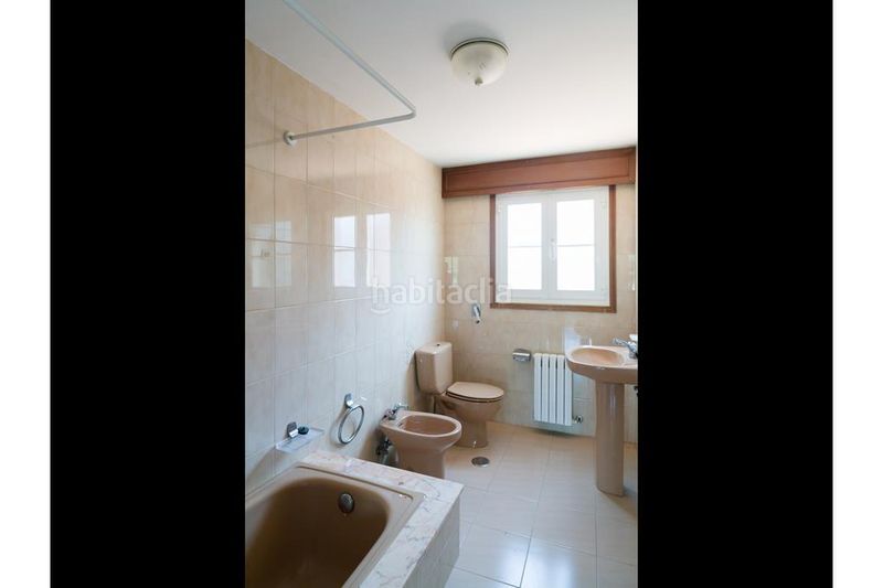 Foto bc63fa40-d2f9-4e1e-a897-e8e5c86ae787. Xalet amb xemeneia calefacció aparcament a Teo