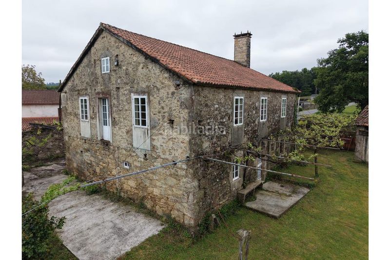 Foto 18fe0dfc-ceff-48a3-8c57-1d9e62b2c0f9. Casa amb calefacció aparcament a Silleda