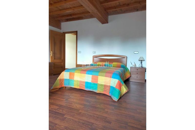 Foto 7a3a72d4-55b6-497b-9faf-408824e6a963. Casa amb calefacció aparcament a Silleda