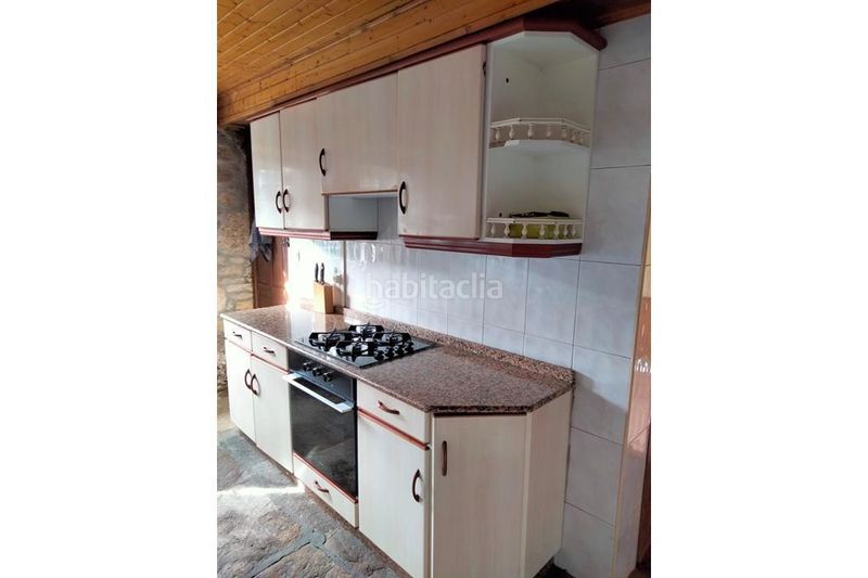 Foto 7c70adba-855c-448e-81fa-d3641028b5e6. Casa amb calefacció aparcament a Silleda