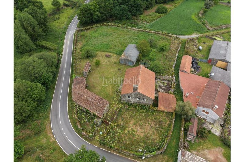 Foto a5480d4d-49df-408c-82b5-535b9428257d. Casa amb calefacció aparcament a Silleda