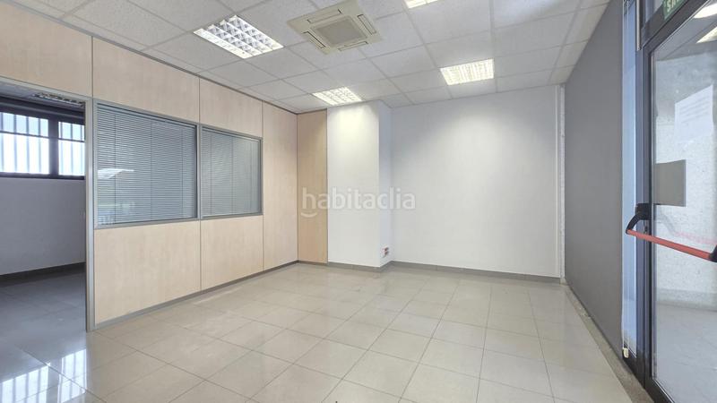 Foto e75697d7-c3b2-457d-902a-0d3931a21649. Rent business premise in Someso - Matogrande Coruña (A)