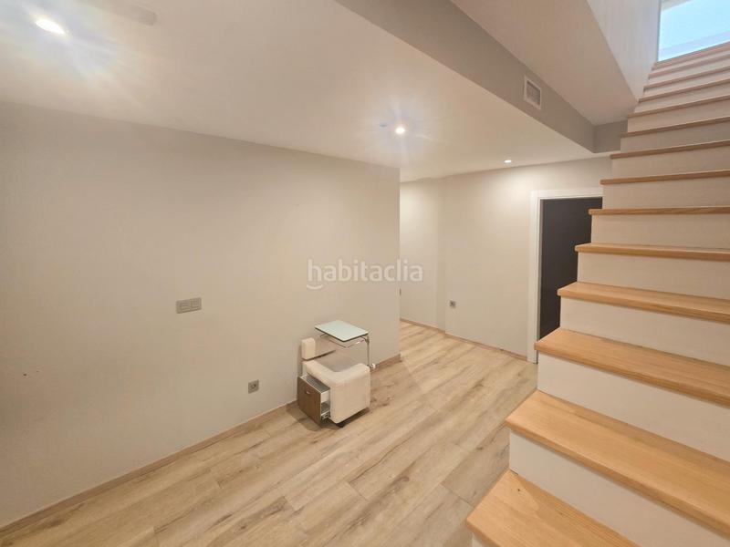 Foto 928a4253-add3-49b8-95bd-61a67cb35334. Rent business premise in Someso - Matogrande Coruña (A)