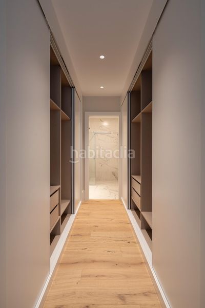 Foto b1ba5baa-fa7d-4fdd-b11b-afaa850ef7f5. Pis amb calefacció a Ensanche Coruña (A)