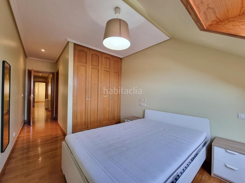 Foto 81ed48dd-19b0-4cfd-a61f-91bdc73b8e03. Àtic amb calefacció aparcament a Someso - Matogrande Coruña (A)