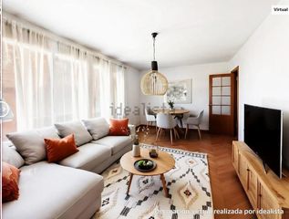 Flat in Calle ENRIQUE MARIÑAS ROMERO 14