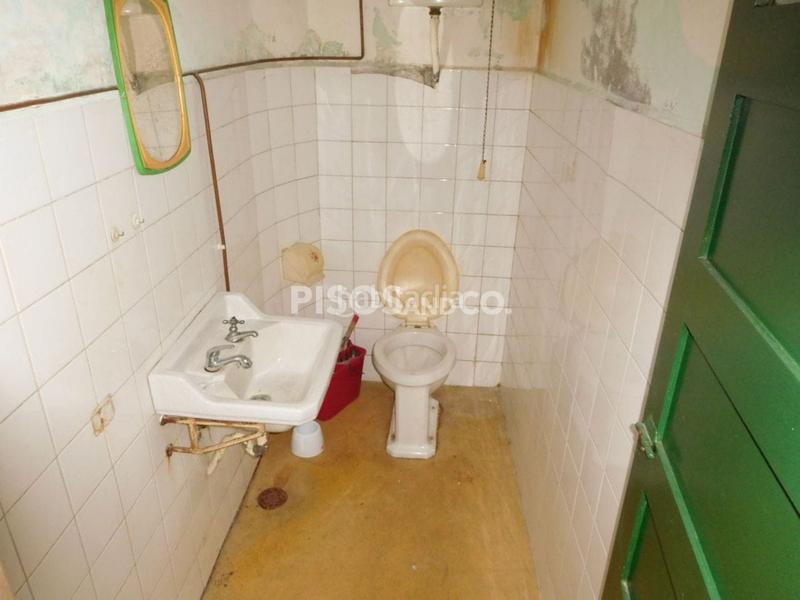 Foto 2ac37c70-4cc2-4956-85eb-cd9d94fa747c. Rent business premise in Os Mallos Coruña (A)