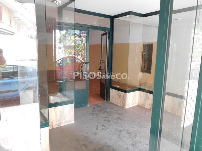 Foto b7499dcb-296f-4a55-bc07-33ec2c939871. Rent business premise in Os Mallos Coruña (A)