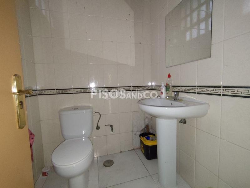 Foto d4c001b0-238c-4541-8faa-ae4bb923032a. Local comercial en Agra del Orzán - Ventorrillo Coruña (A)