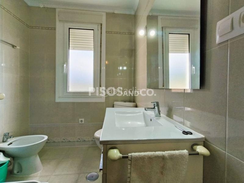 Foto 9f175b3b-db92-4265-acdc-39529778f9e5. House with parking in Cambre