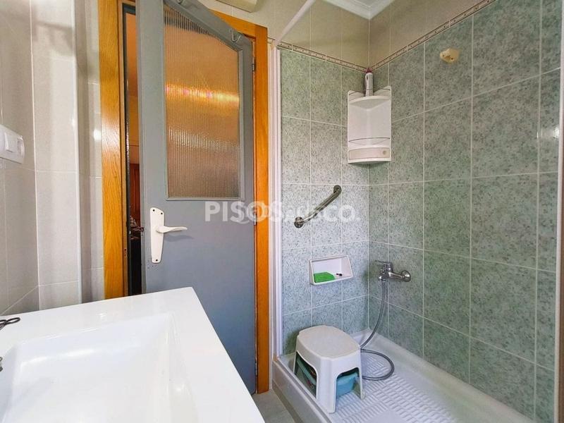 Foto d3132449-7ad0-4076-8bc9-ab114eb4f899. Maison avec parking dans Cambre