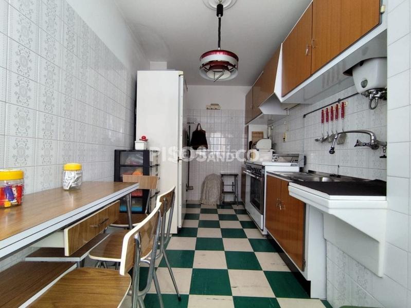 Foto 28656b7d-86e5-4769-920b-42610b084480. Appartamento con riscaldamento parcheggio in Riazor - Visma Coruña (A)