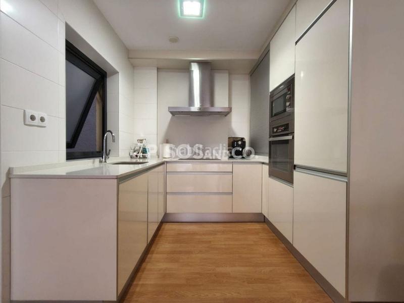 Foto e3aff73c-65e6-4dd9-91ef-0677476c0508. Etagenwohnung mit heizung parking in Liáns Oleiros