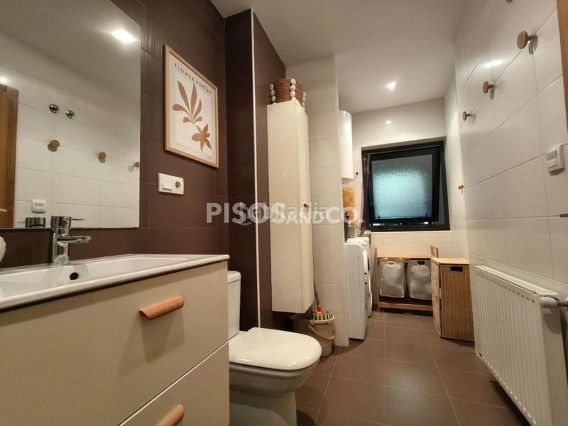 Foto 46bb7474-deff-46aa-8905-9c6630c219f3. Flat with heating parking in Liáns Oleiros