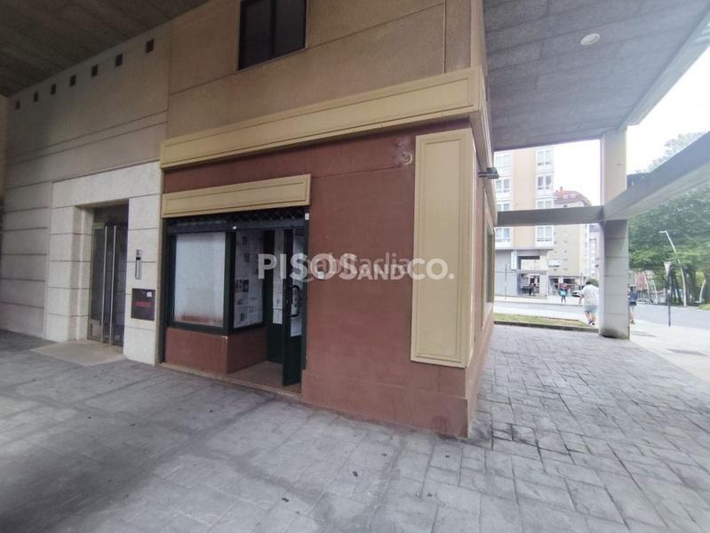 Foto 681ad1da-ebbd-499a-a7b6-b4efd3796f79. Local comercial en Los Rosales Coruña (A)