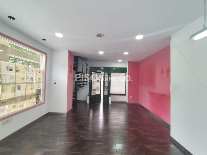Foto b6cf313a-01fe-4596-b2a0-dfa936806815. Local comercial en Los Rosales Coruña (A)