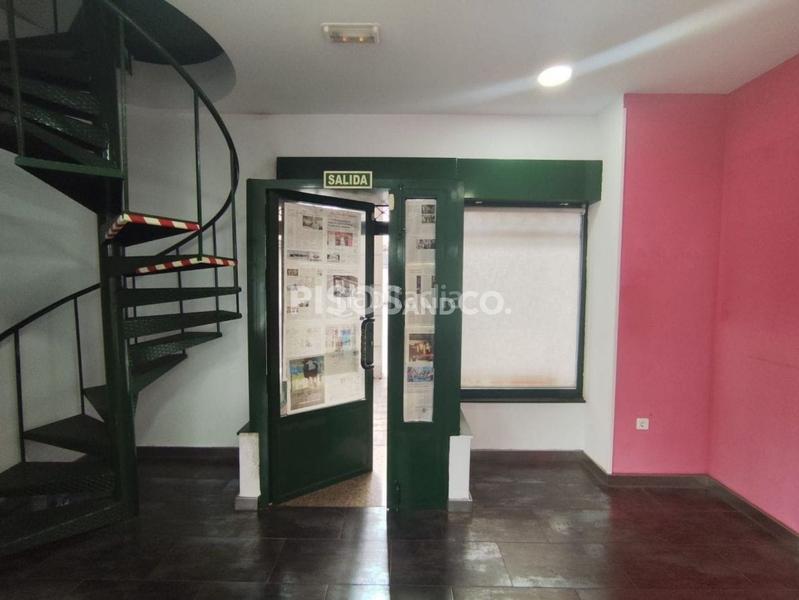 Foto c6e34994-a715-4998-9cbc-db9614094668. Local comercial en Los Rosales Coruña (A)