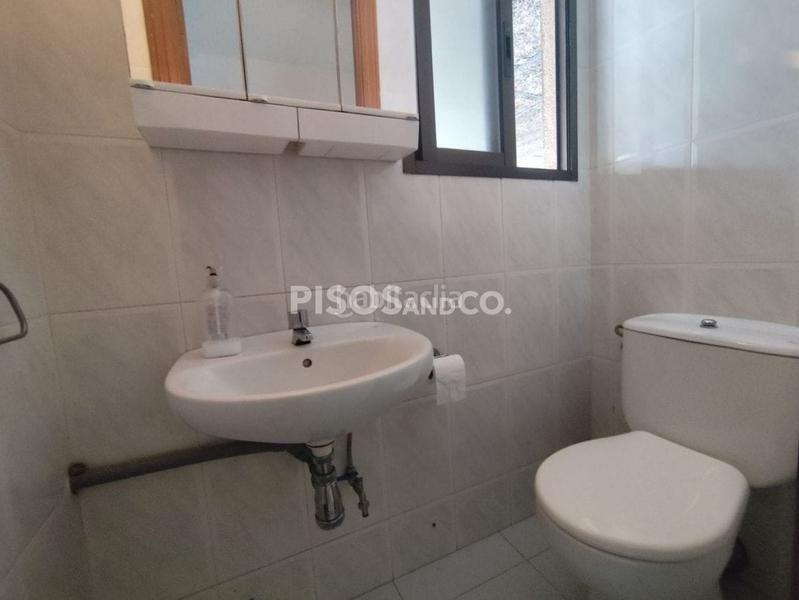 Foto d2252125-d647-4754-a770-bff2e3a01564. Local comercial en Los Rosales Coruña (A)
